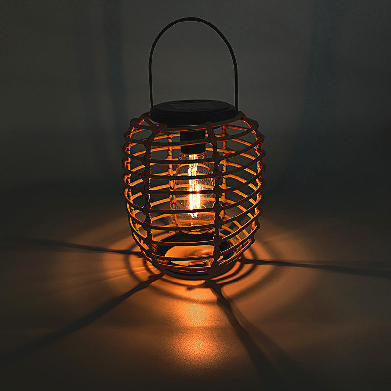 Hanging Outdoor Lighting - หลอดไฟ LED วอร์มไวท์ โคมไฟตั้งพื้นสไตล์เรโทร โคมไฟแขวนกลางแจ้ง โคมไฟโซลาร์หวาย